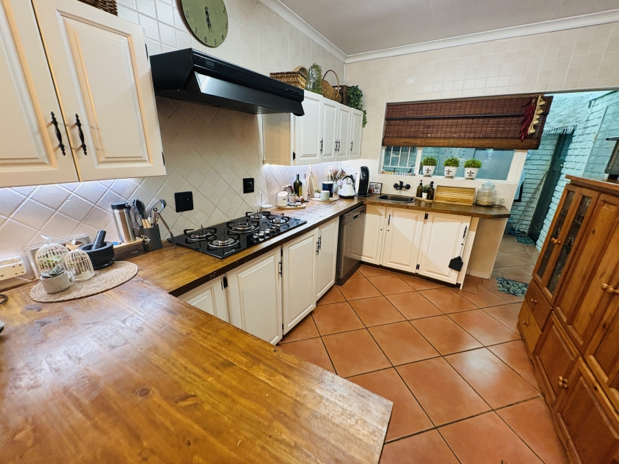 3 Bedroom Property for Sale in Ifafi North West